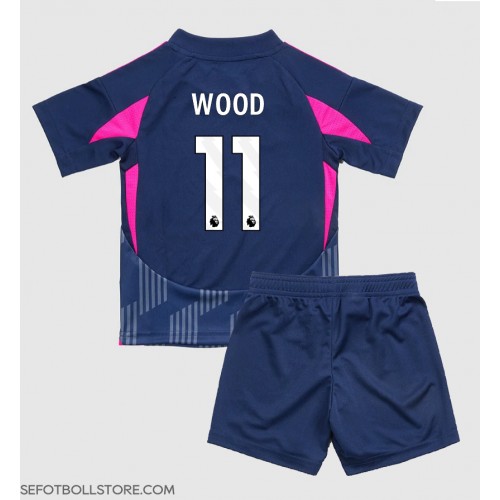 Nottingham Forest Chris Wood #11 Replika babykläder Bortaställ Barn 2024-25 Kortärmad (+ korta byxor)